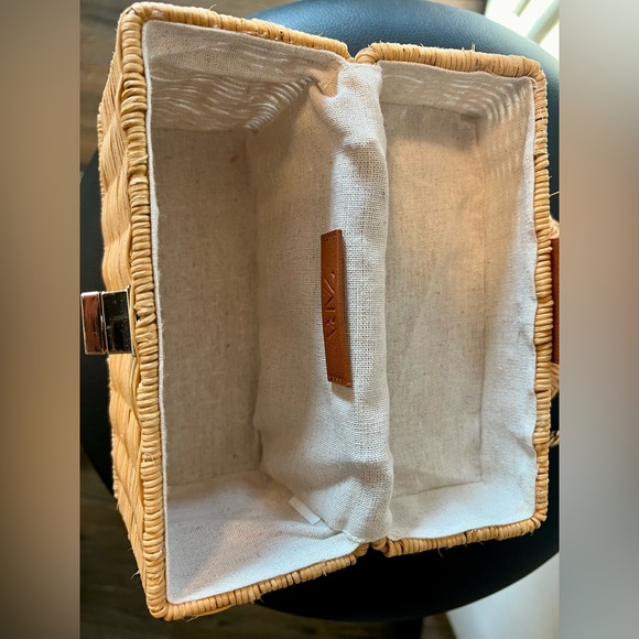 Zara - Picture 5 of 6